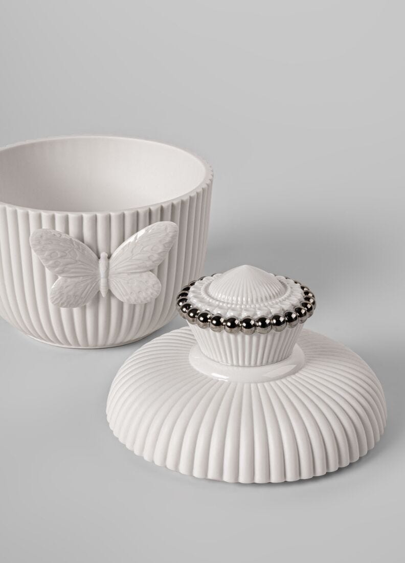 Lady Luck by Olga Hanono jewelry box, 4 of 7