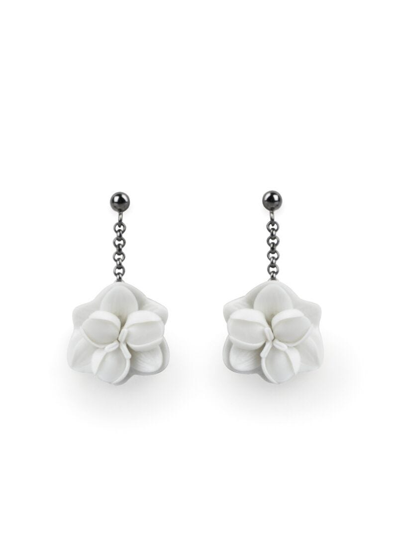 THE POISED PERIWINKLES - Statement Floral Studs (Snow)