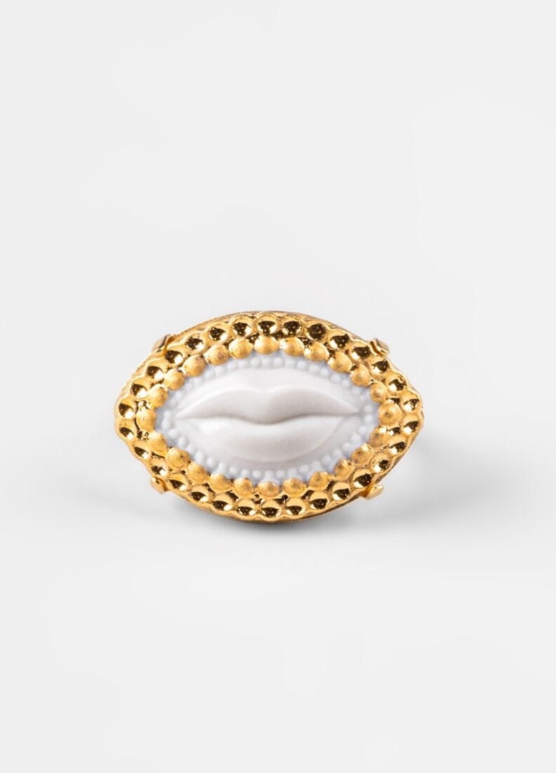 Kiss ring, 2 of 4
