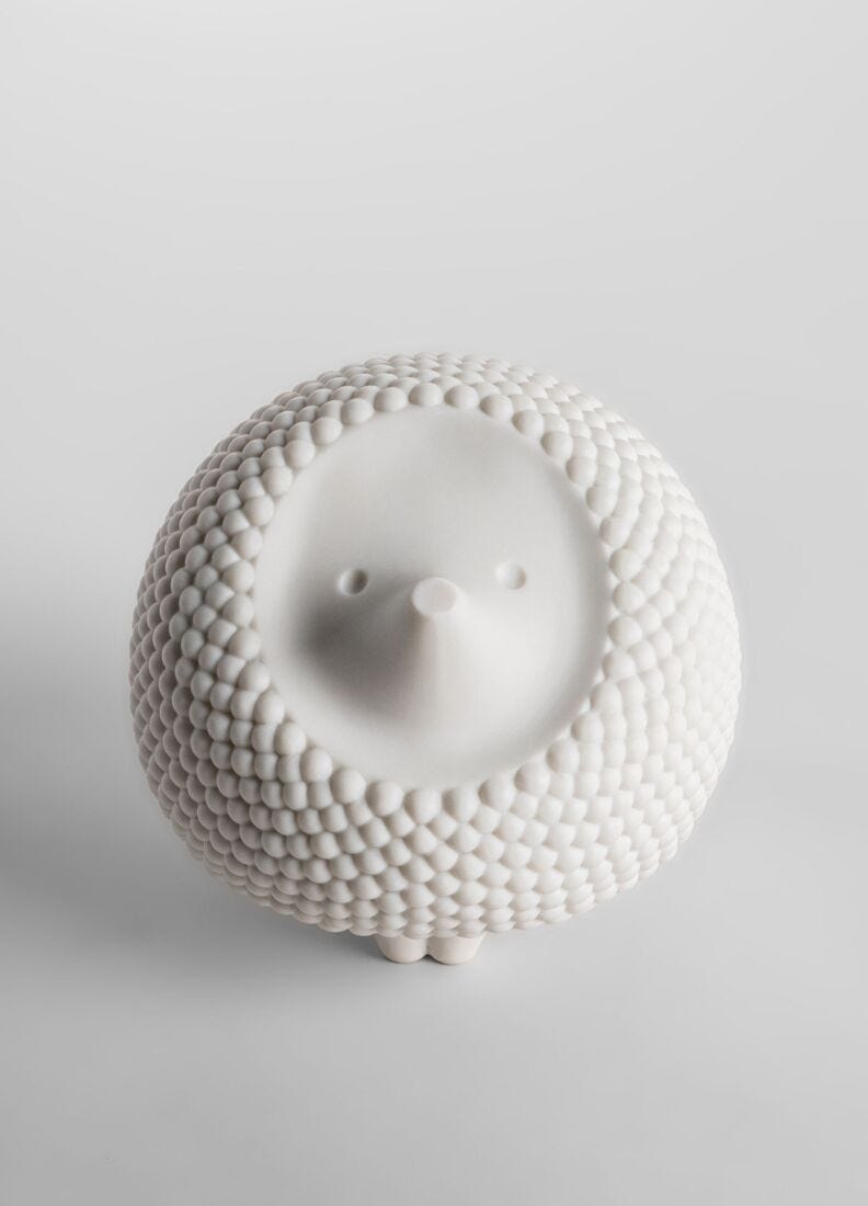 Hedgehog wireless table lamp in Lladró