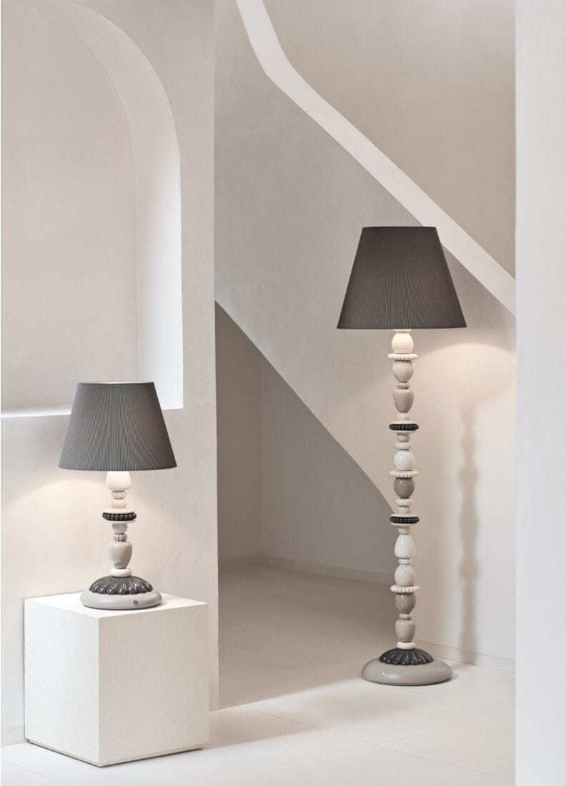 Firefly floor lamp. Pearly (CE) in Lladró