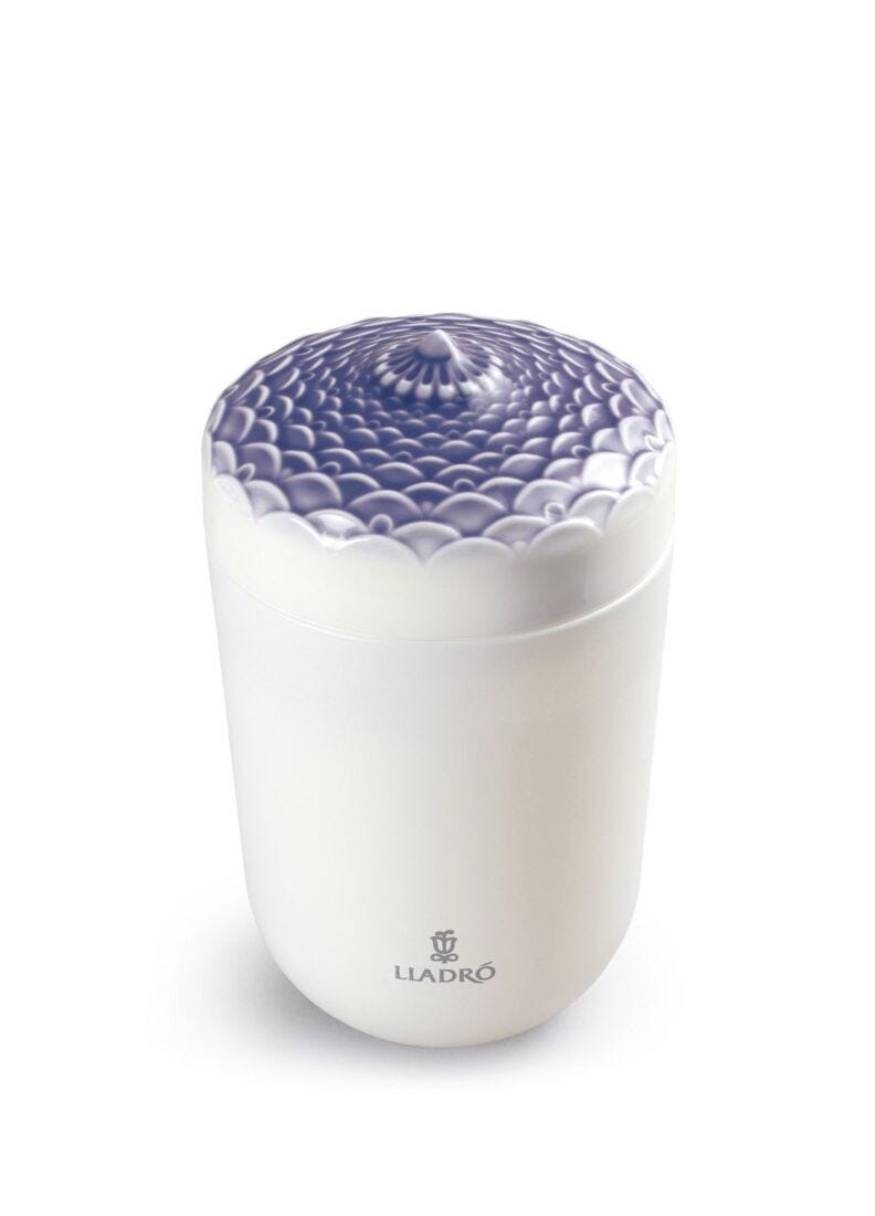 Echoes of Nature Candle. A Secret Orient Scent | Lladró® USA