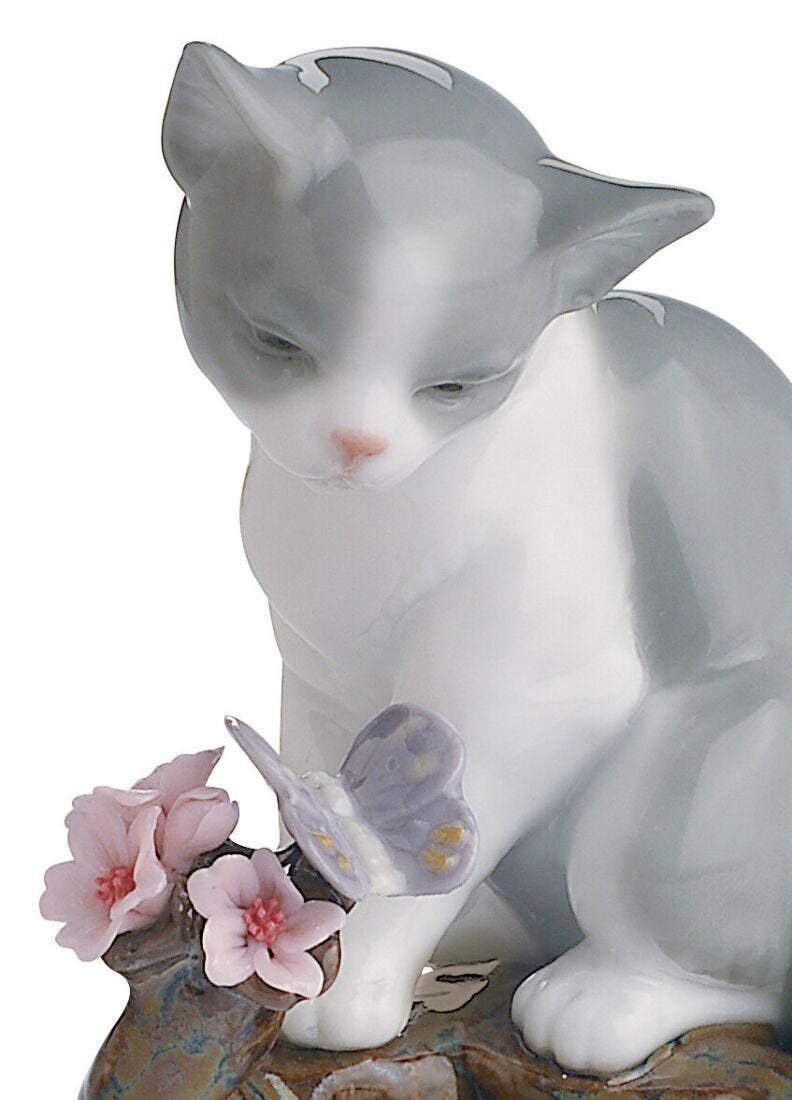 Blossoms for The Kitten Cat Figurine in Lladró