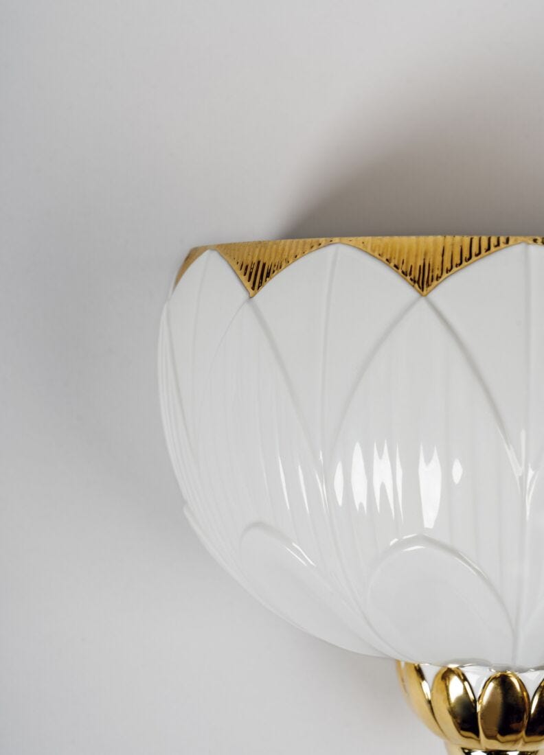 Ivy & Seed Wall Sconce. White and Gold. (US) in Lladró