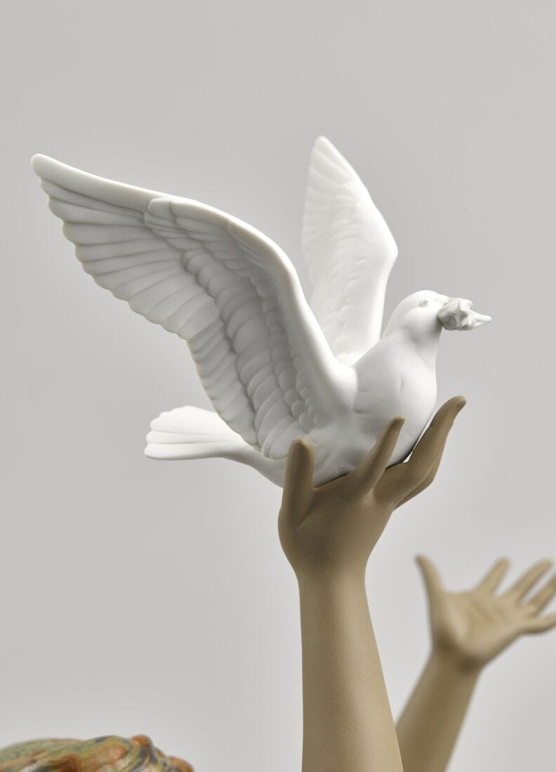 Peace Offering Woman Figurine. Gres in Lladró