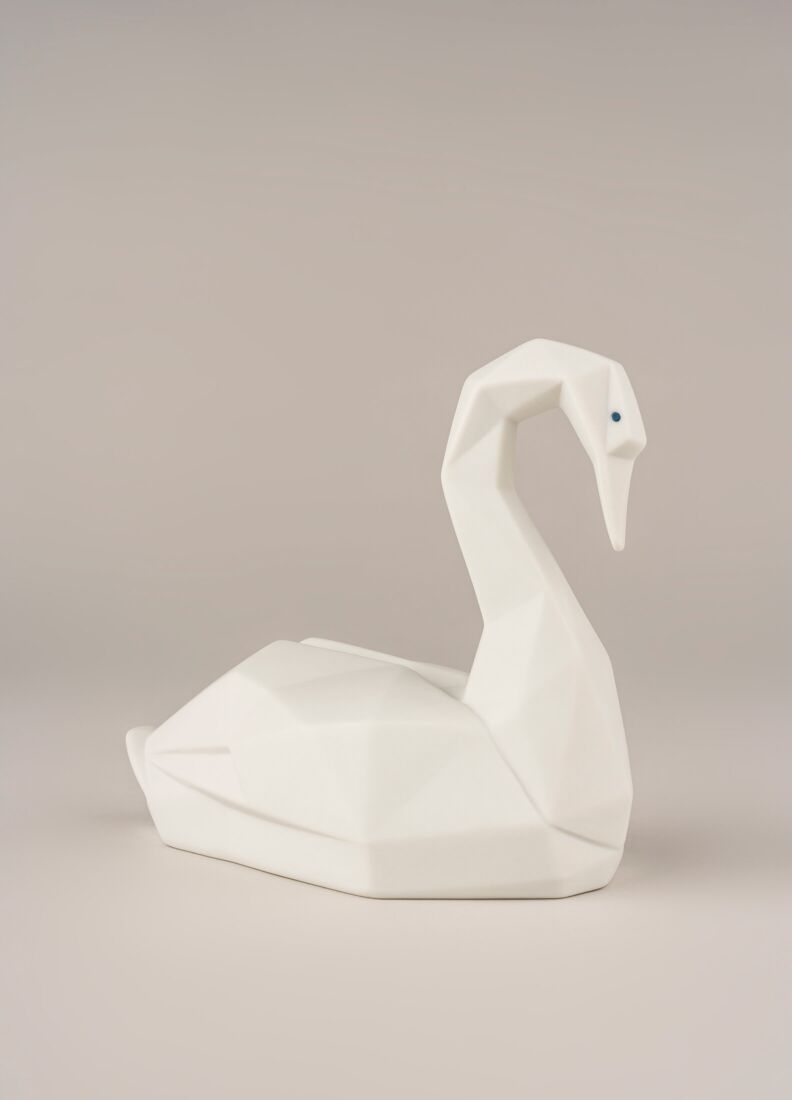Swan Figurine. Matte White in Lladró