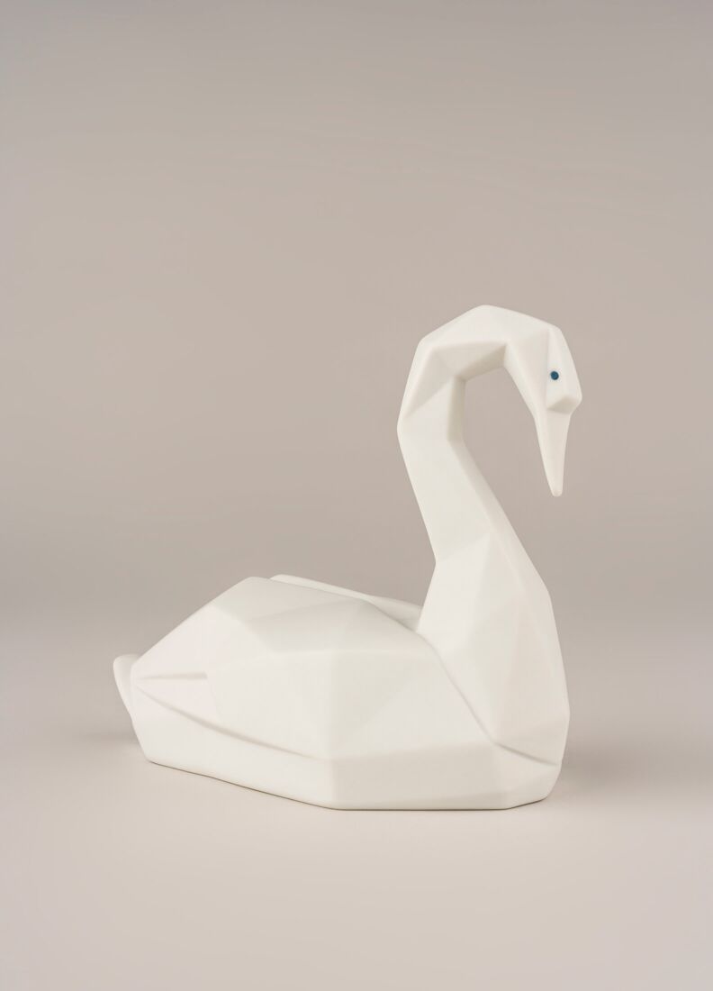 Swan Figurine. Matte White | Lladró® USA