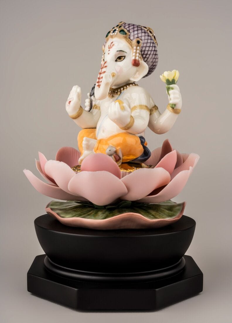 Figura Ganesha sobre loto en Lladró