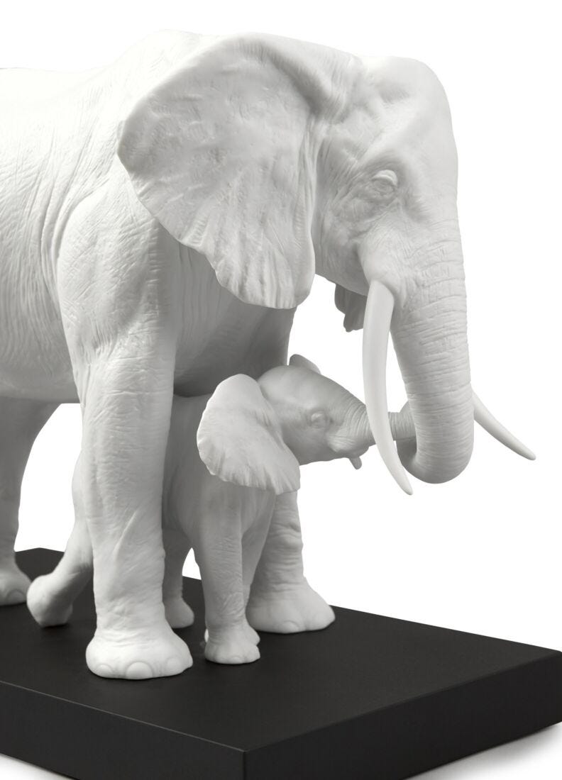 Escultura elefantes Mostrando el camino. Blanco en Lladró