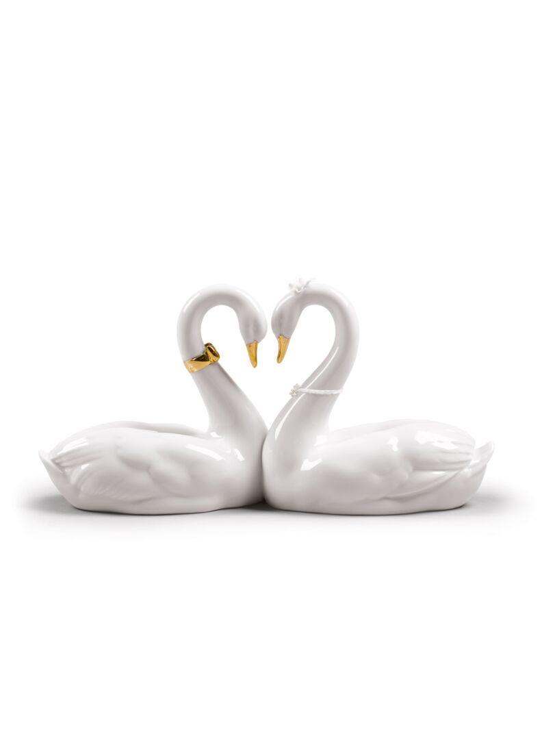 Endless Love Swans Figurine. Golden Luster in Lladró