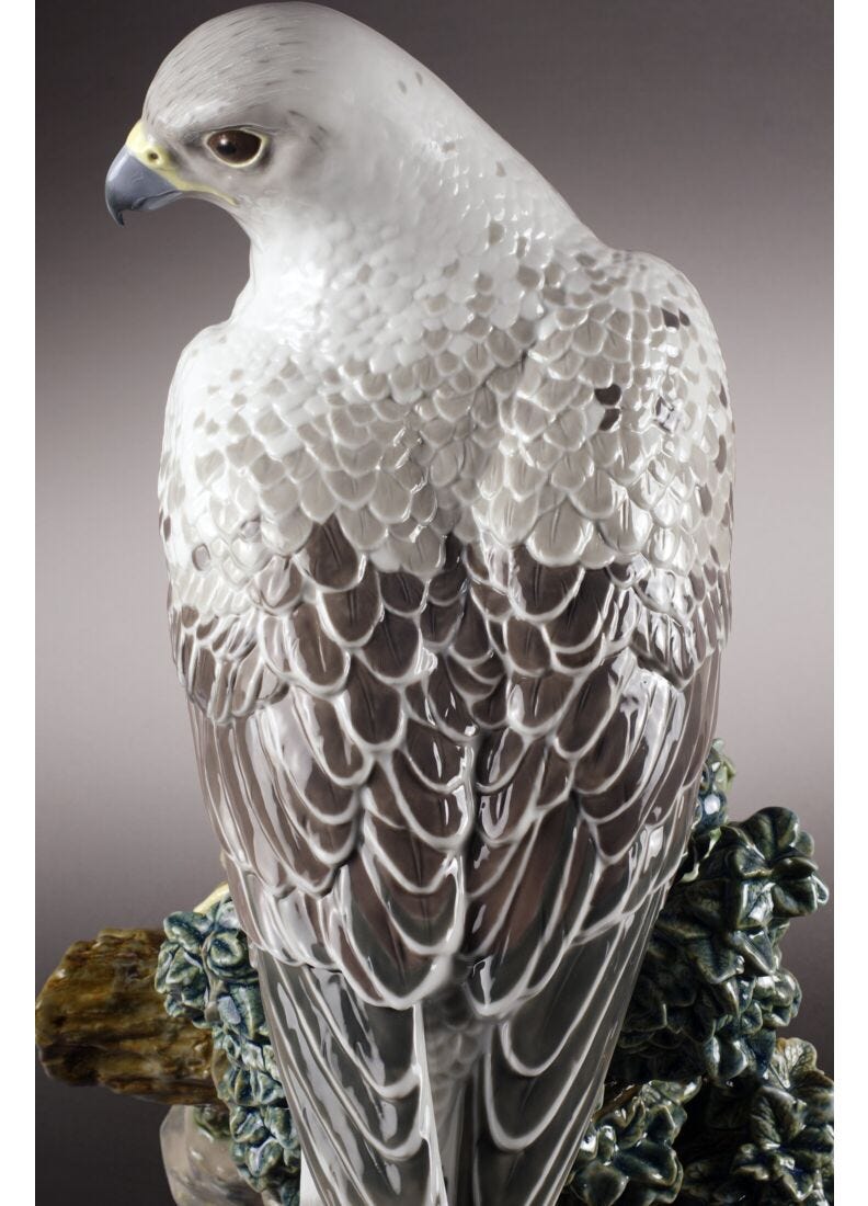 Gyrfalcon Sculpture. Limited Edition in Lladró