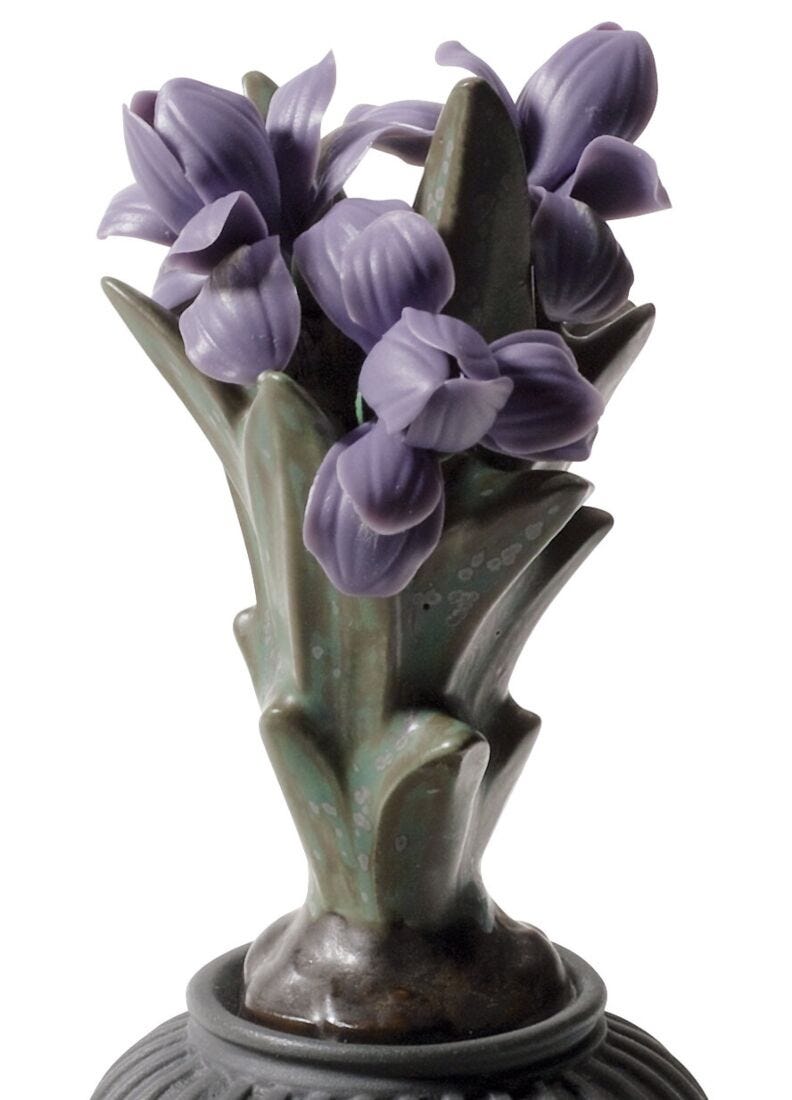 Iris Flowers Pot for Warrior Boy Figurine in Lladró