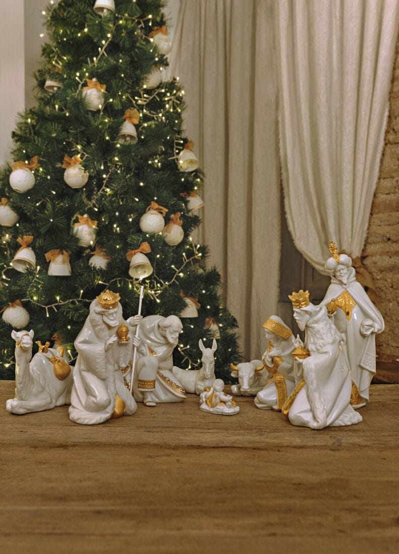King Melchior Nativity Figurine. Golden Lustre in Lladró
