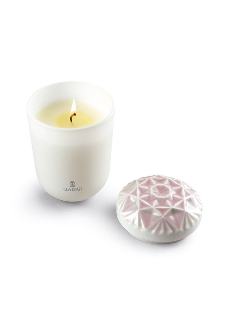Echoes of Nature Candle. I Love You, Mom Scent in Lladró