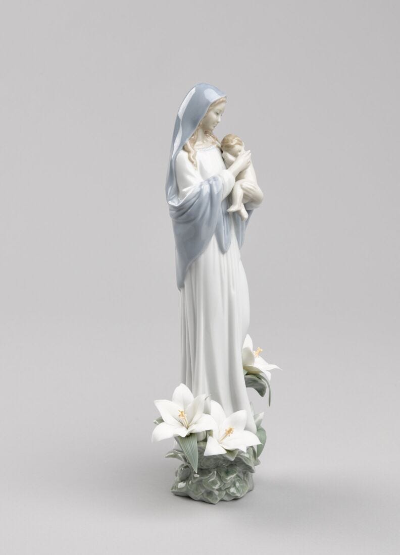 Madonna of The Flowers Figurine in Lladró