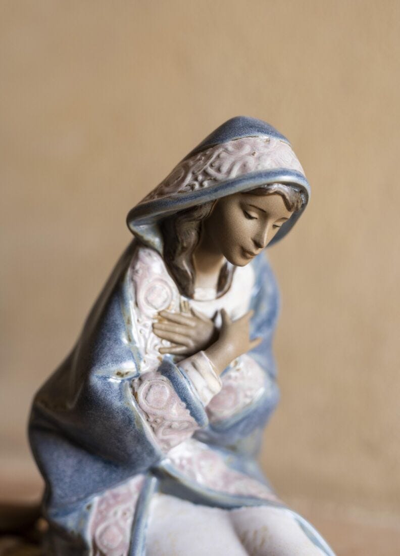 Figura Virgen María en Belén. Gres en Lladró