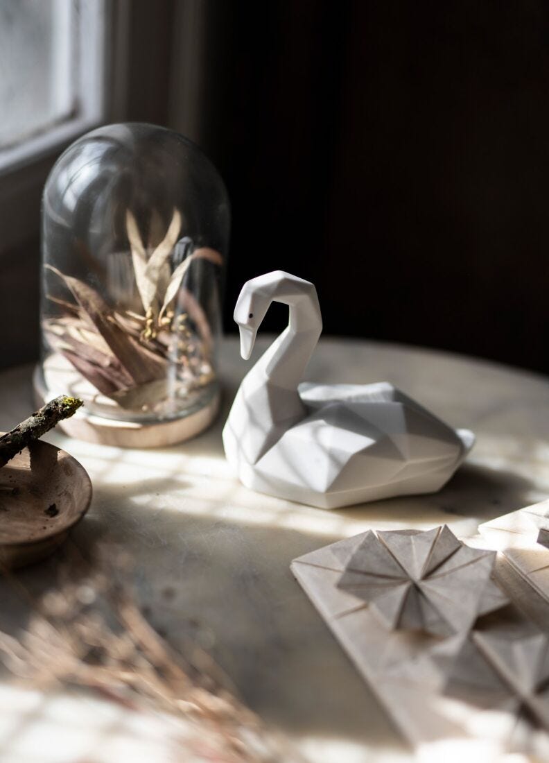 Swan Figurine. Matte White in Lladró