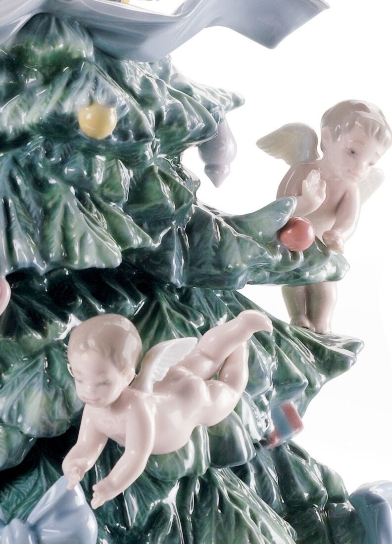 Great Christmas Tree Figurine. Limited Edition in Lladró