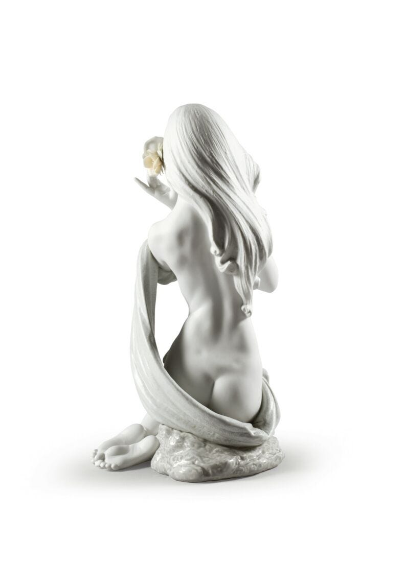 Figura Mujer Cándida luz de luna. Blanco. Serie limitada en Lladró