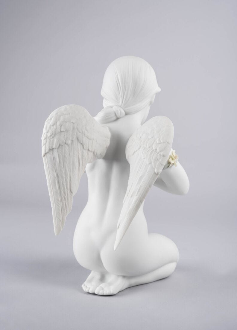 Heavenly Heart Angel Figurine in Lladró