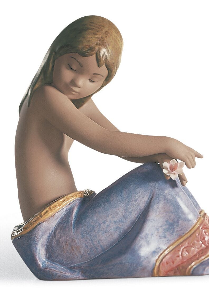 Figura niña Mares del Sur, 4 de 5