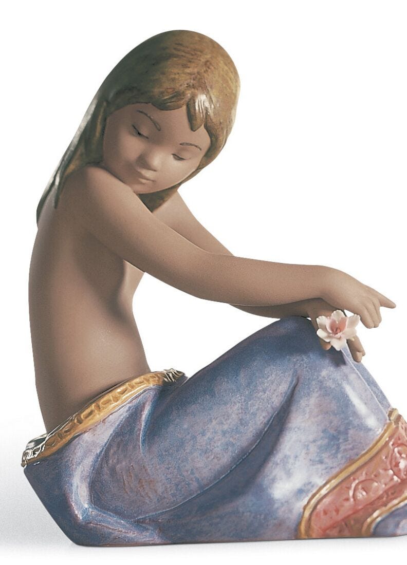 Island Beauty Girl Figurine in Lladró