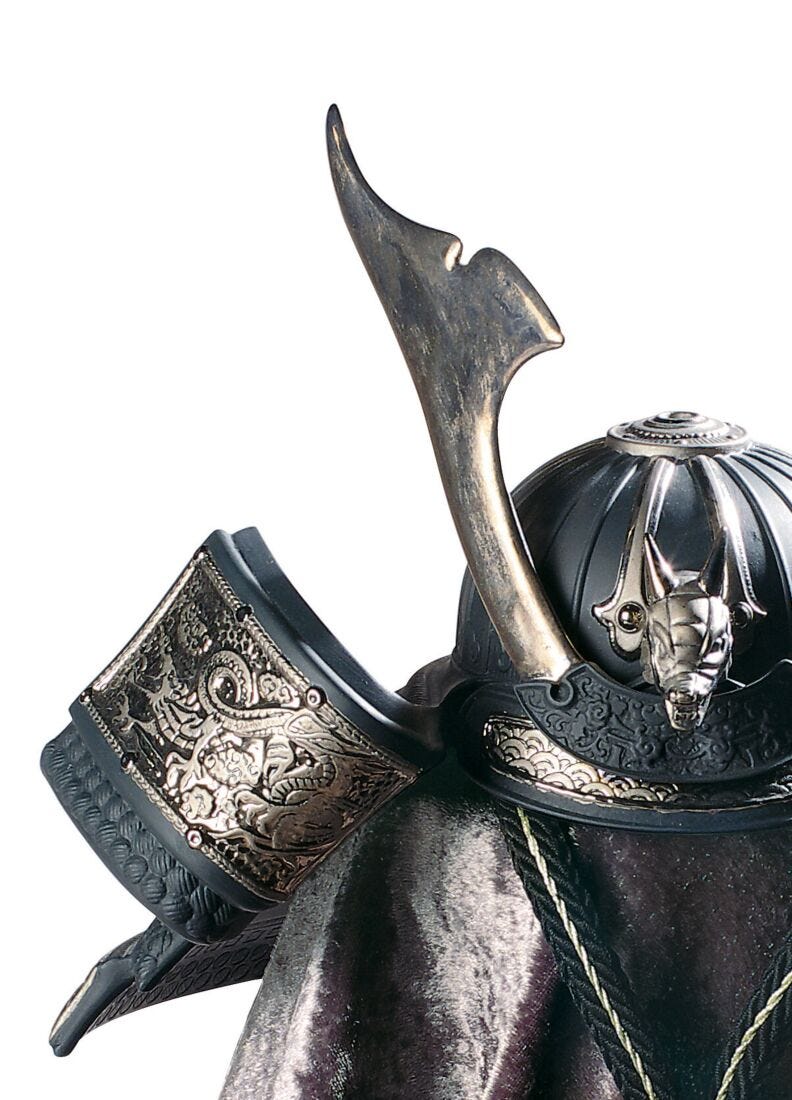 Dragon Samurai Helmet Figurine. Silver Lustre in Lladró