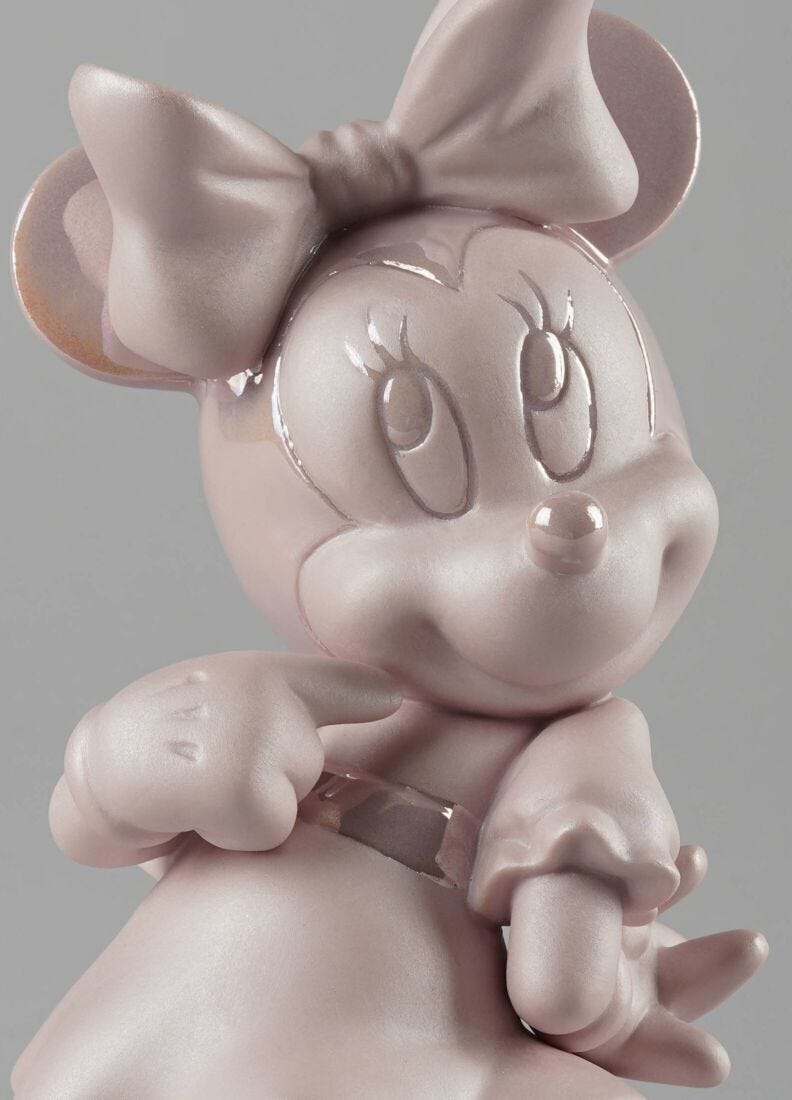 Minnie Mouse Figurine. Pink in Lladró