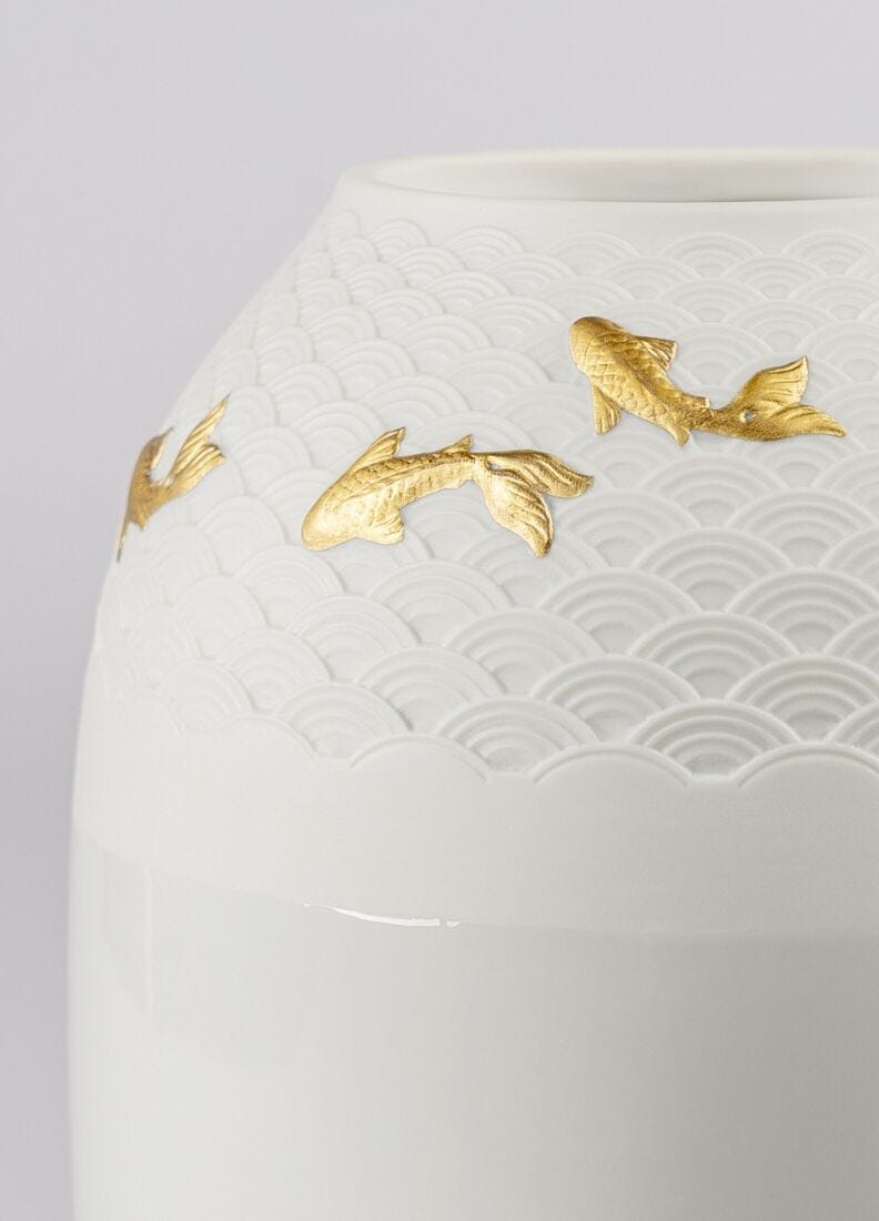 Koi Vase. Golden luster in Lladró