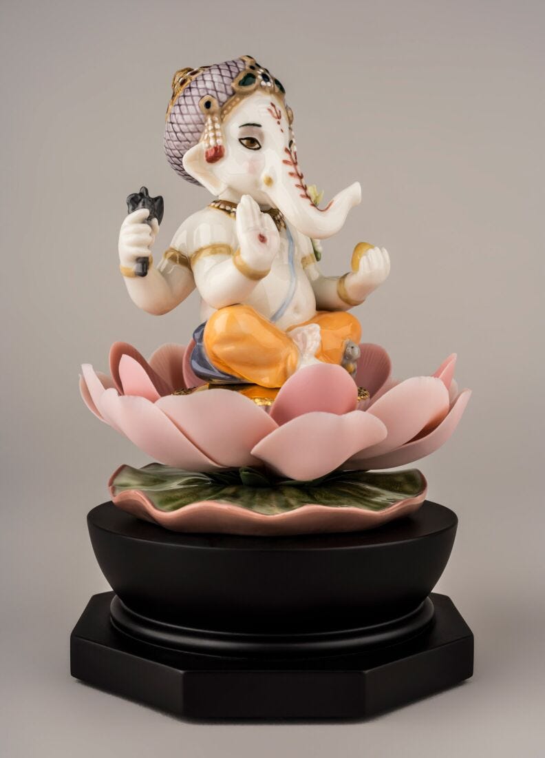 Figura Ganesha sobre loto en Lladró