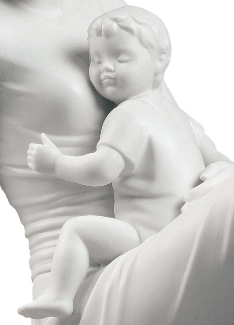 A mother's love Figurine. Matte White in Lladró
