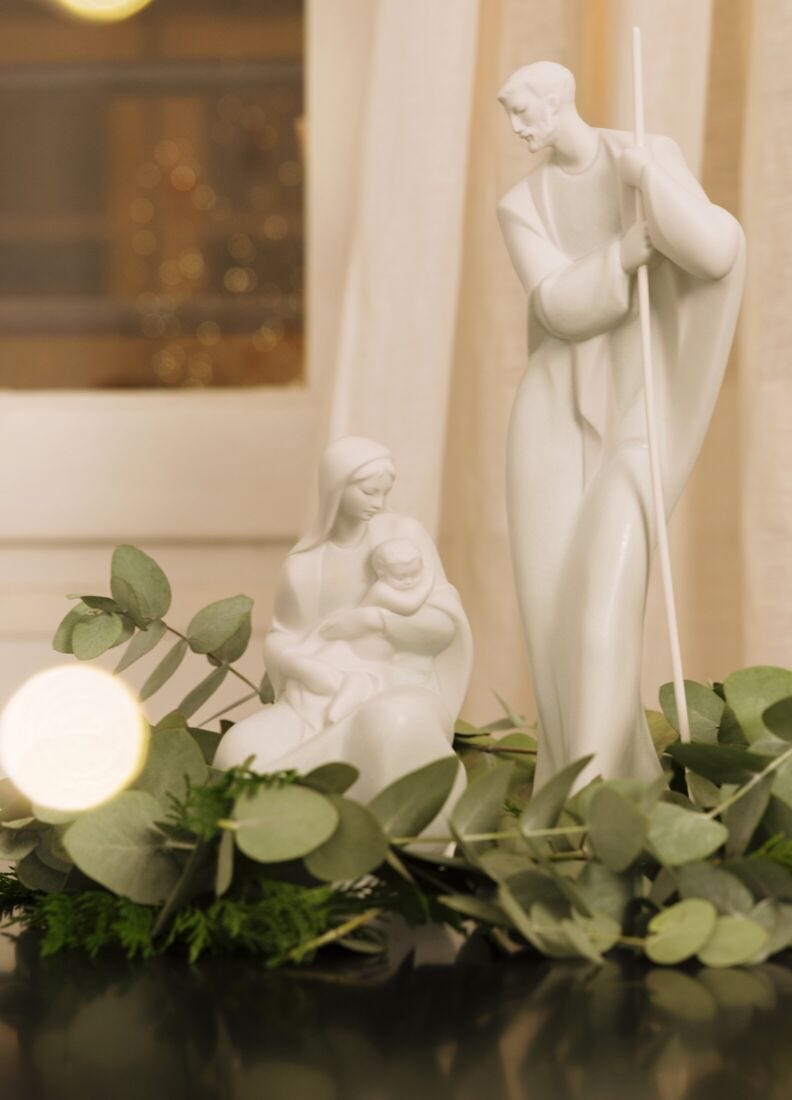 Virgin with children figurine in Lladró