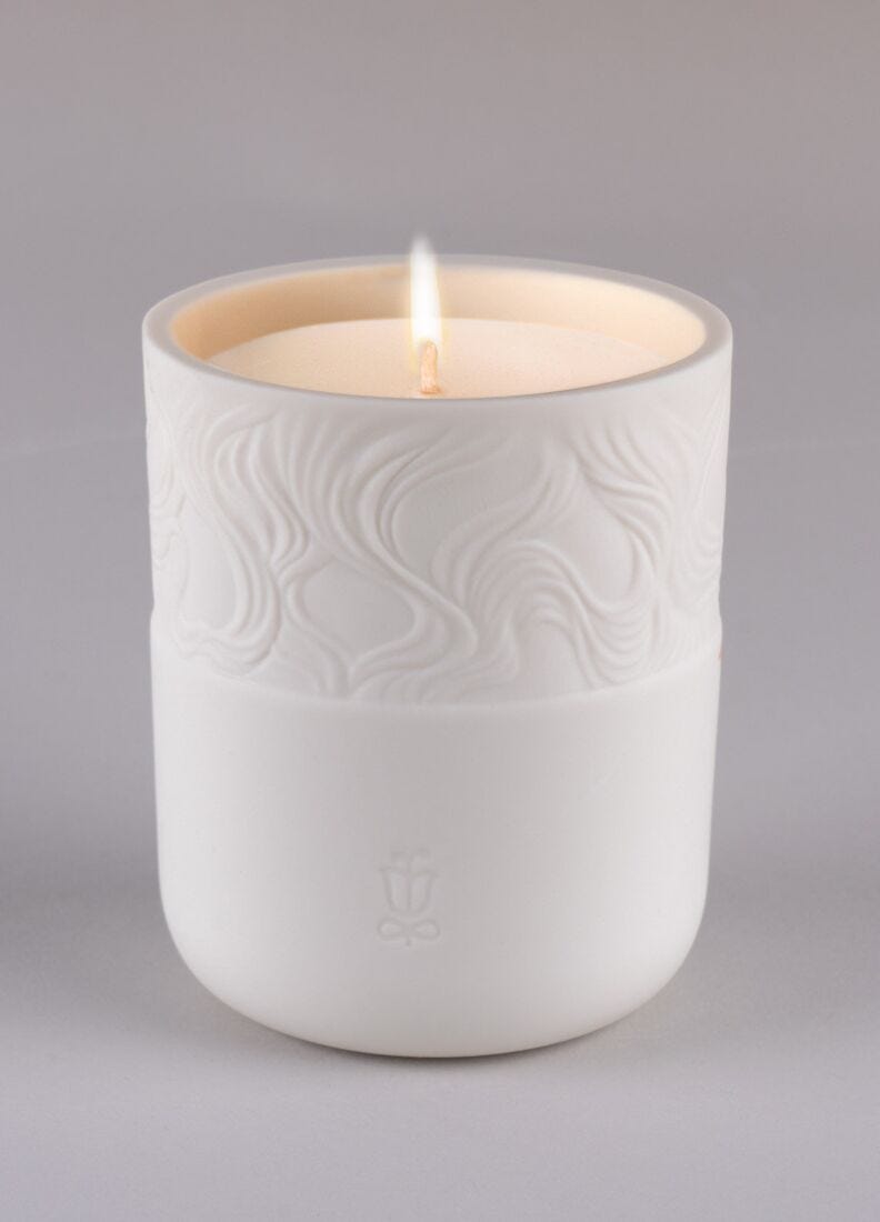 Timeless Candle II. Sweet Memories Scent in Lladró