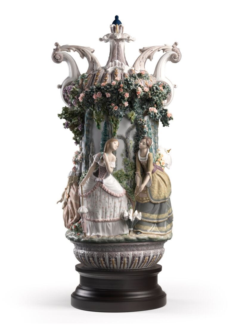 Ladies from Aranjuez Vase. Limited Edition in Lladró