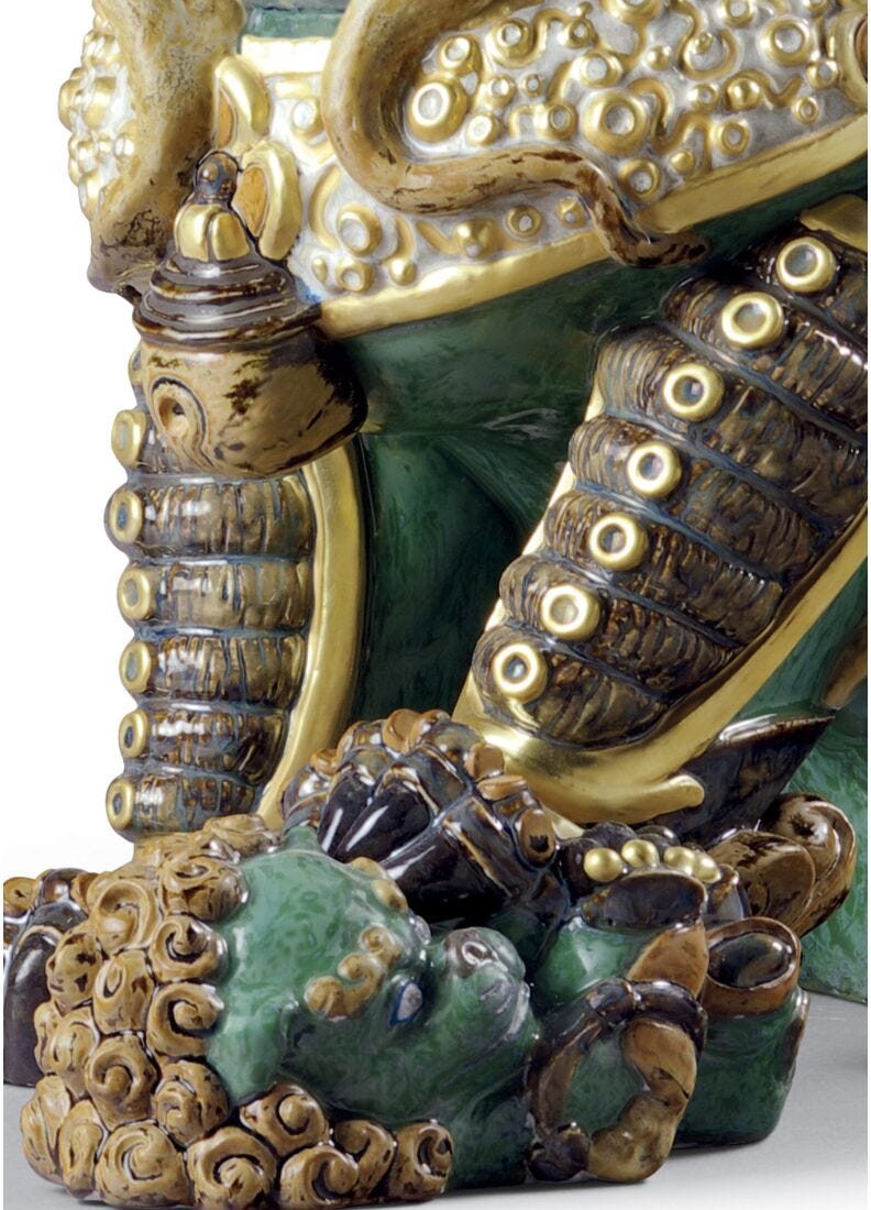 Escultura Leona oriental. Verde. Serie limitada en Lladró