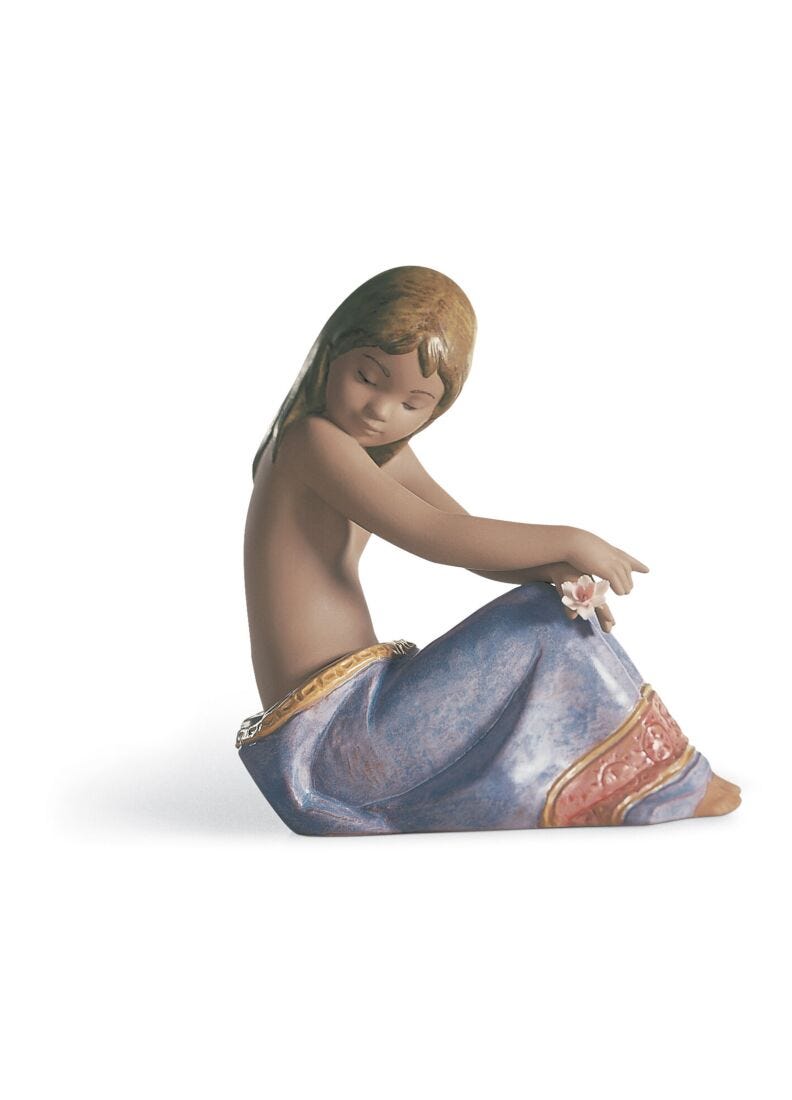 Island Beauty Girl Figurine in Lladró