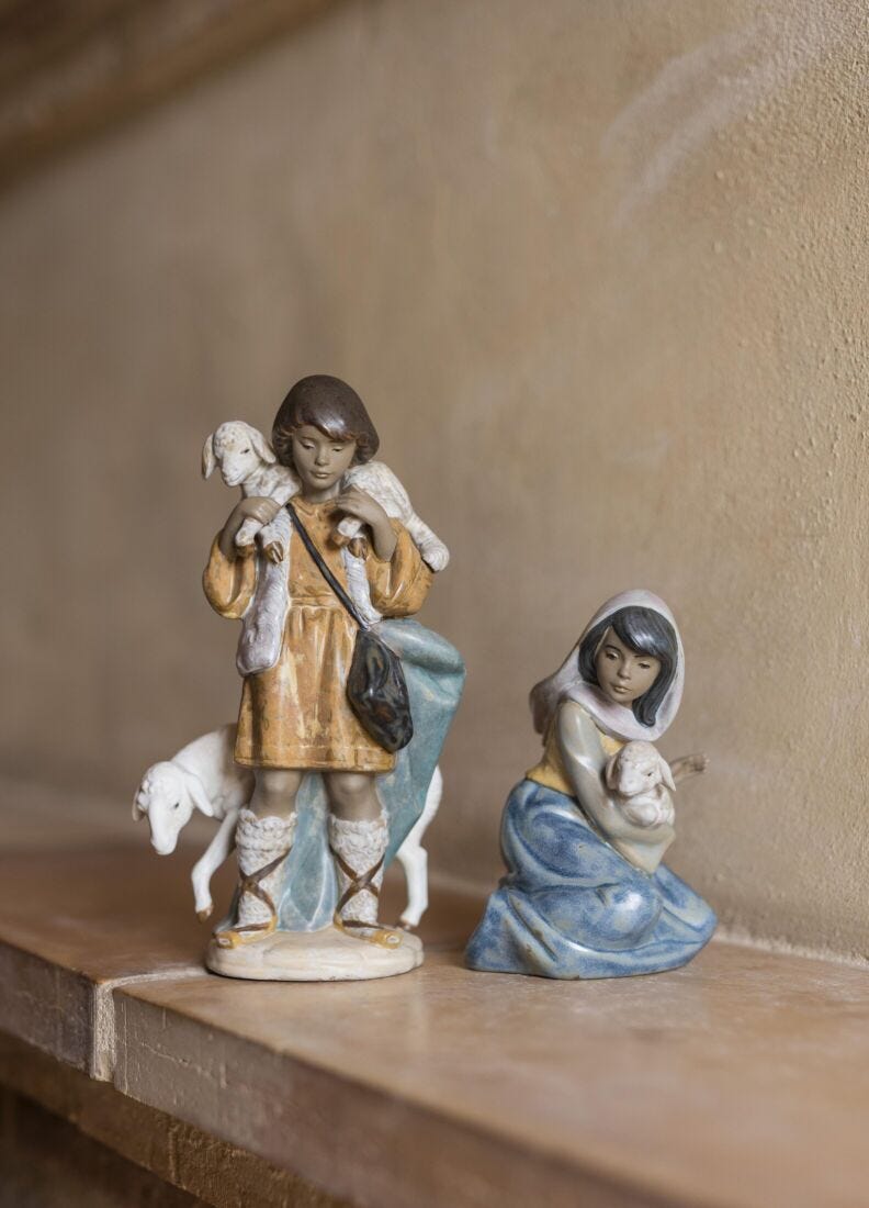 Lost Lamb Nativity Figurine. Gres in Lladró
