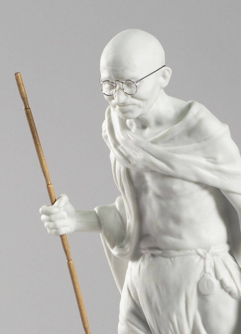 Figura Mahatma Gandhi. Blanco en Lladró