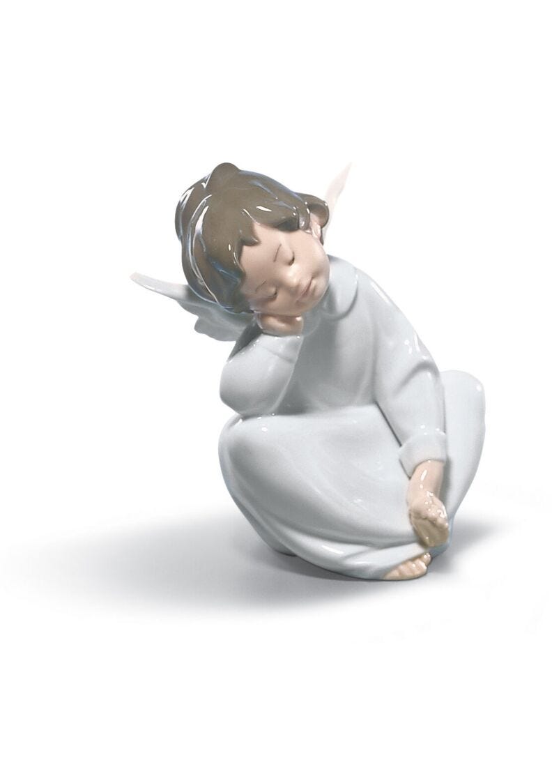 Angel Dreaming Figurine in Lladró