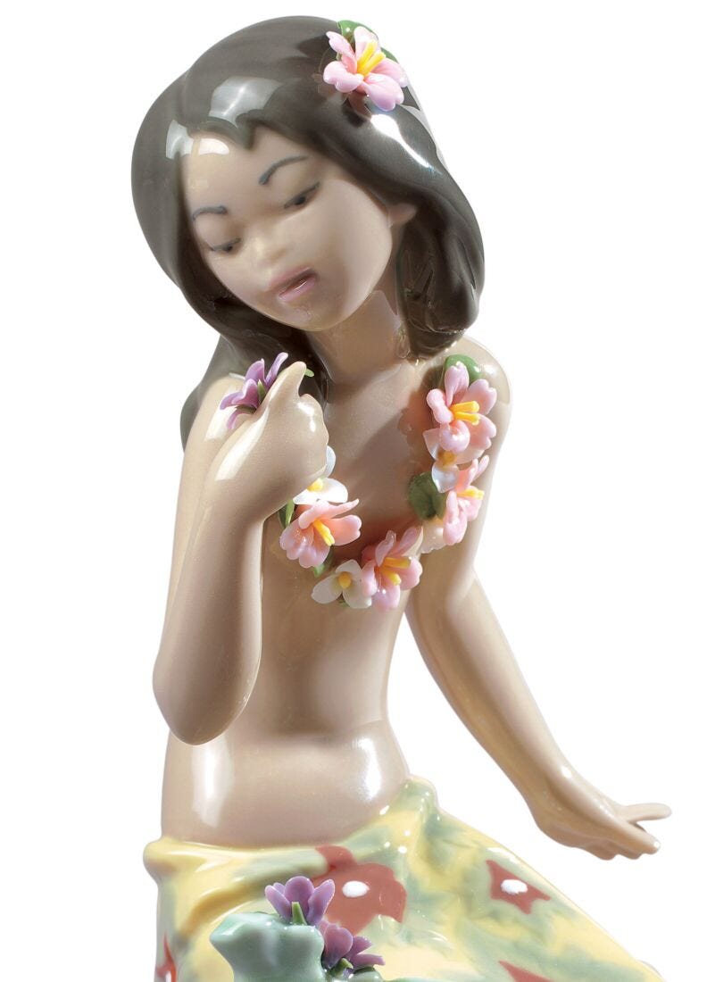 Figura mujer Hawaiana cogiendo flores. Edición especial en Lladró