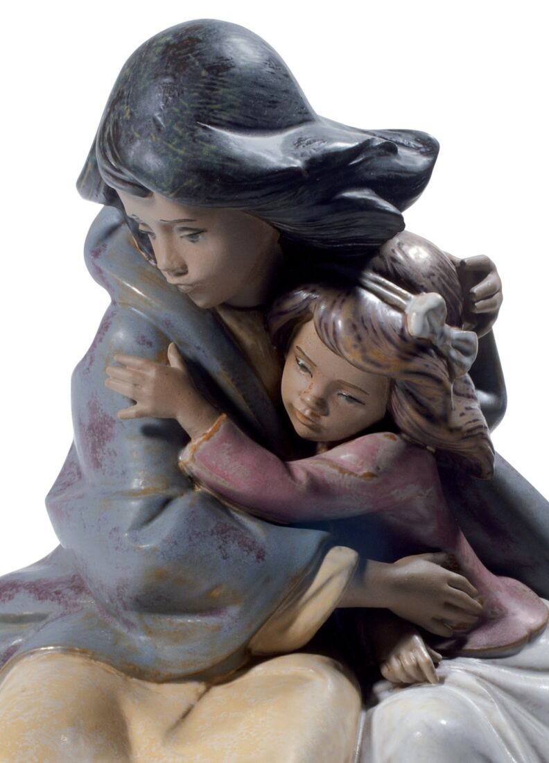 Sisterly Love Figurine in Lladró