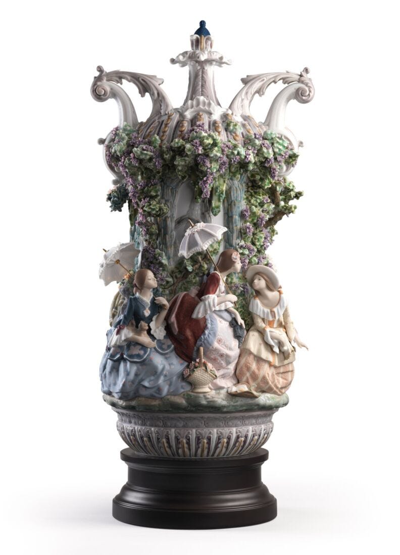 Ladies from Aranjuez Vase. Limited Edition in Lladró