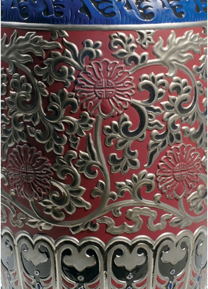 Oriental Vase Sculpture. Red. Limited Edition in Lladró