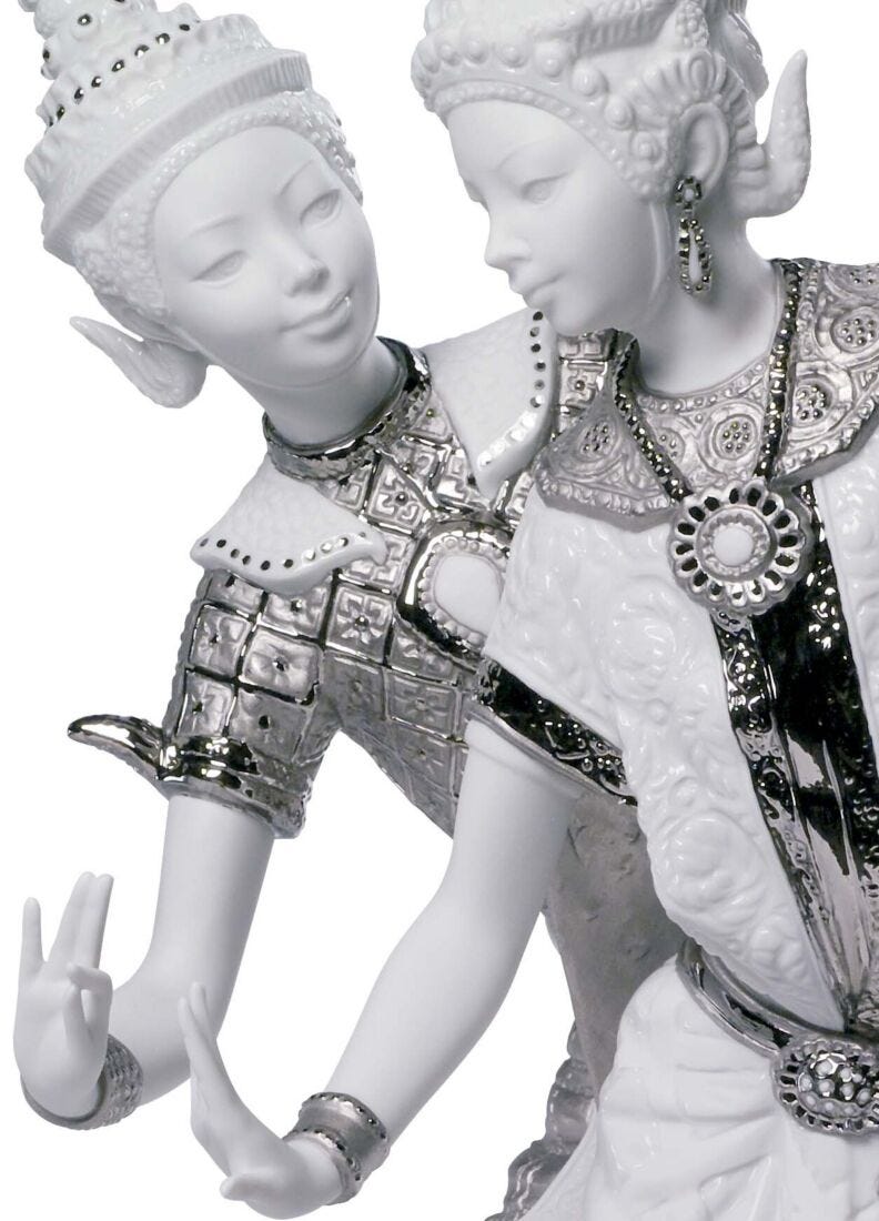 Thai Couple Figurine. Silver Lustre in Lladró