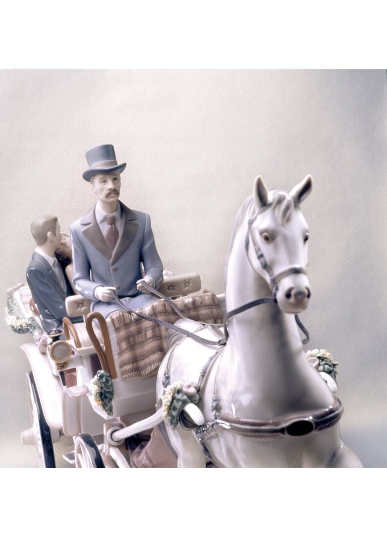 Bridal Carriage Couple Sculpture. Limited Edition in Lladró