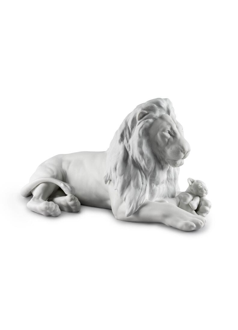 Lion with Cub Figurine in Lladró