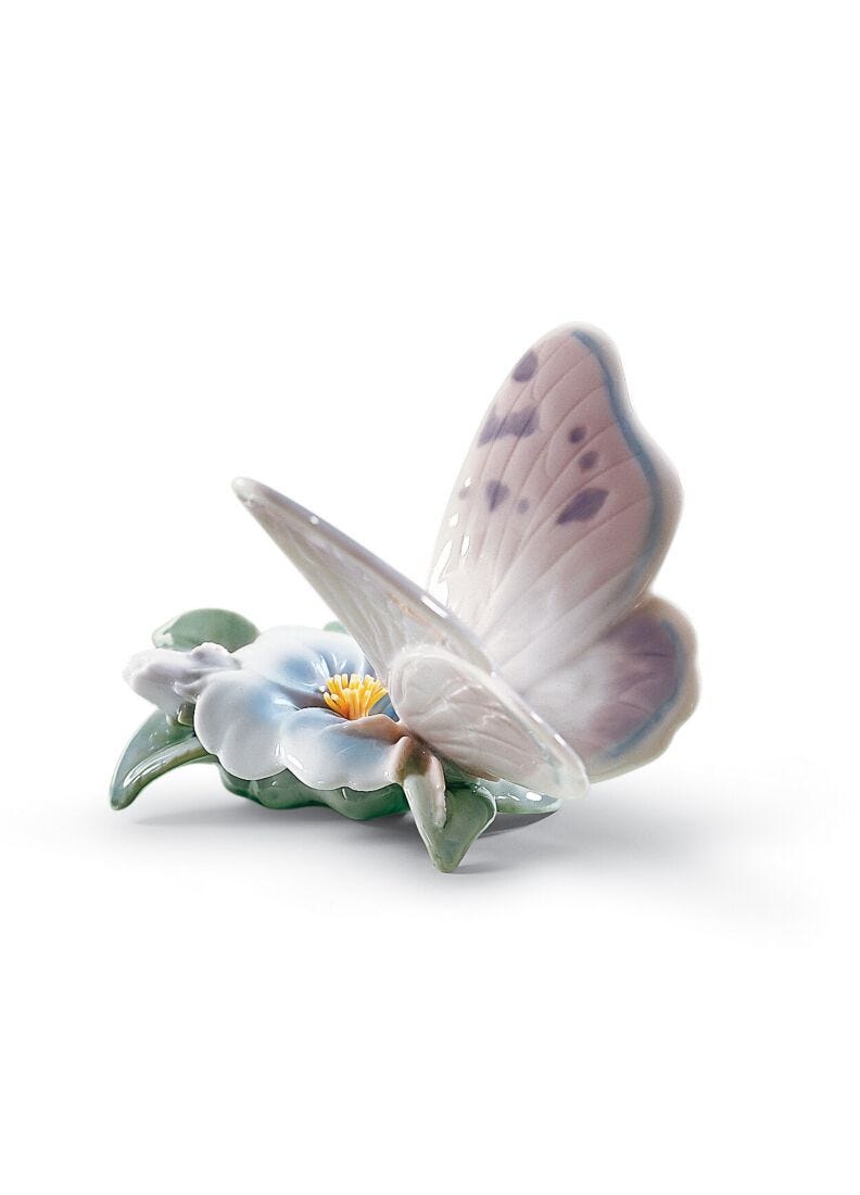 Refreshing Pause Butterfly Figurine in Lladró