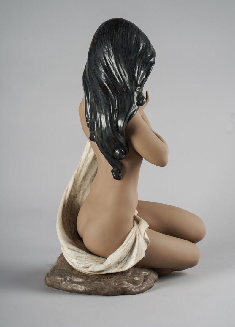 Subtle moonlight Woman Figurine. Limited edition in Lladró