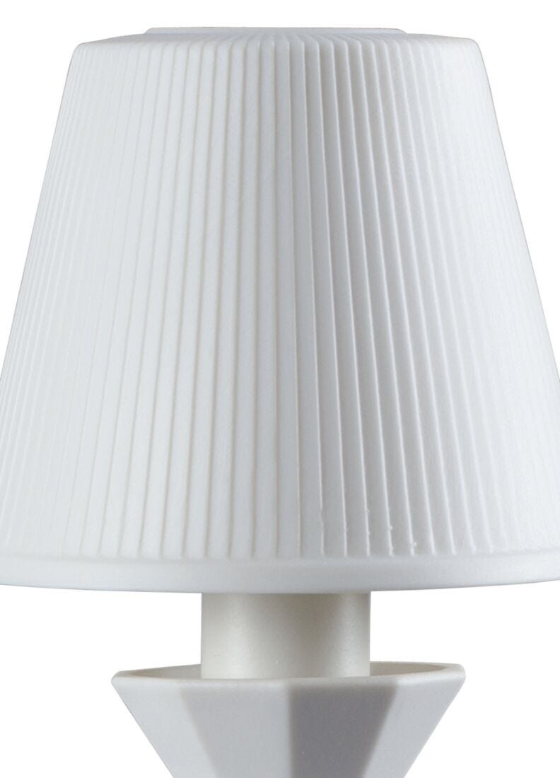 Belle de Nuit Lithophane Table Lamp. White (CE) in Lladró