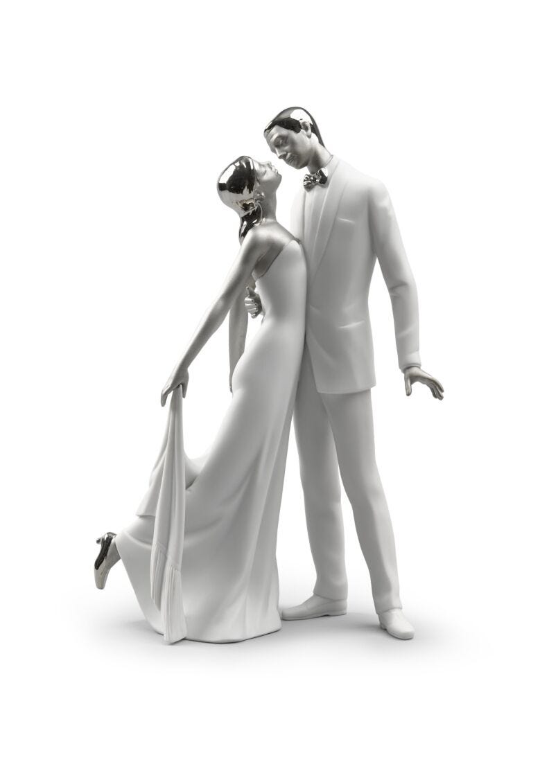 Happy Anniversary Couple Figurine. Silver Lustre in Lladró